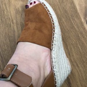 Deep camel wedge espadrille
